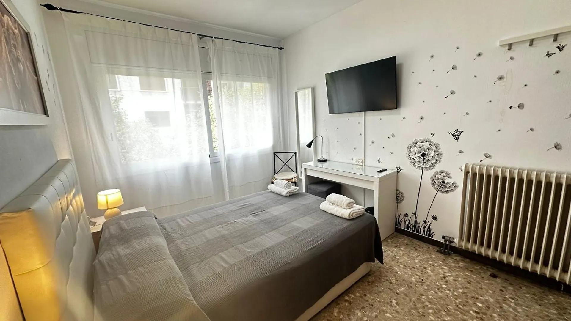 Bed & Breakfast Alojamiento Sepulveds Barcelona Spain